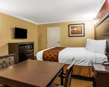 Standard Room, 1 King Bed, Non Smoking