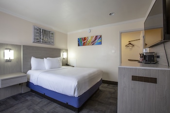 Standard Room, 1 Queen Bed