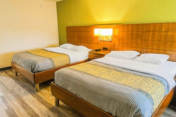 Room, 2 Queen Beds, Non Smoking