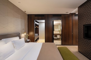 Premium Balcony Suite