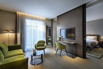 Premium Balcony Suite