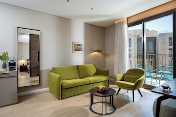 Premium Balcony Suite