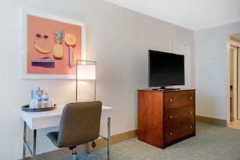 Standard Room, 2 Queen Beds, Pool View
