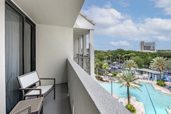 Standard Room, 2 Queen Beds, Pool View