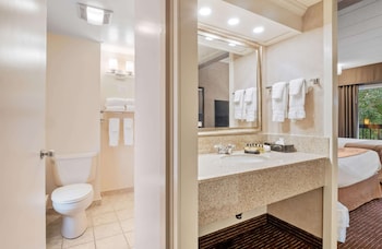 Standard Room, 2 Queen Beds, Refrigerator, Courtyard Area