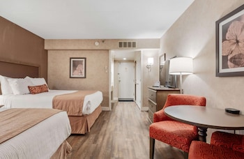 Standard Room, 2 Queen Beds, Refrigerator, Courtyard Area