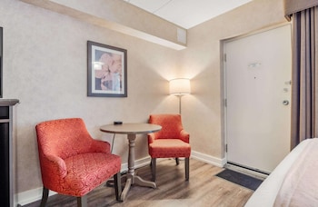 Standard Room, 2 Queen Beds, Refrigerator, Courtyard Area