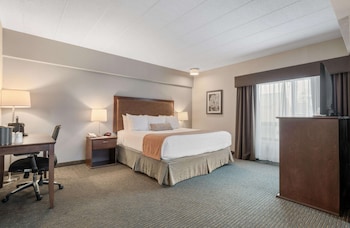 Standard Room, 1 King Bed, Balcony, Tower