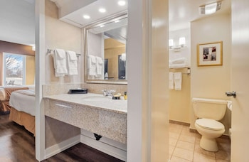 Standard Room, 2 Queen Beds, Refrigerator, Courtyard Area