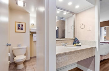 Standard Room, 2 Queen Beds, Non Smoking, Refrigerator
