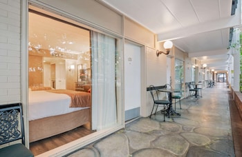 Standard Room, 2 Queen Beds, Refrigerator, Courtyard Area