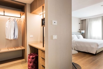 Junior Double Room, 1 King Bed