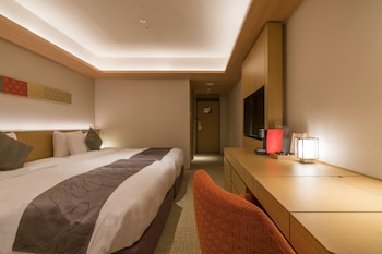 Standard Room, 2 Twin Beds (Top Floor)
