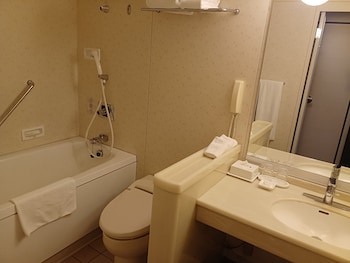 Standard Room, 2 Twin Beds (Castle View, Minifridge)