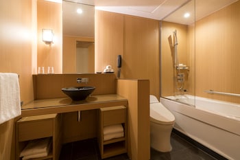 Standard Room, 2 Twin Beds (Top Floor)