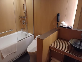 Standard Room, 1 King Bed (Top Floor)