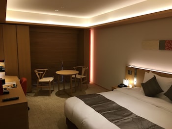 Standard Room, 1 King Bed (Stocked Minibar)
