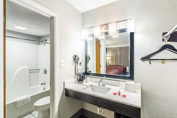 Room, 2 Queen Beds, Non Smoking
