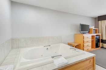 Suite, 1 King Bed, Non Smoking