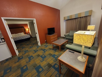 Suite, 1 King Bed, Non Smoking (1-Bedroom)