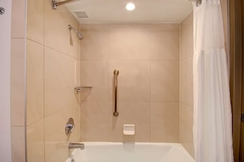 Suite, 1 King Bed, Accessible (Mobility)