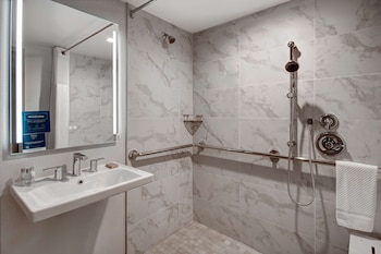Room, 2 Queen Beds, Accessible (Hearing)