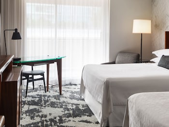 Traditional Room, 2 Queen Beds, City View (Balcony)