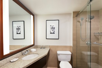 Traditional Room, 2 Queen Beds, City View (Balcony)