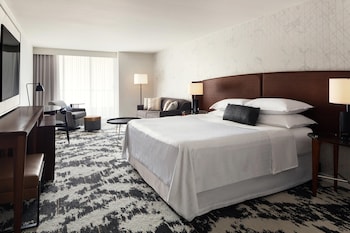 Junior Suite, 1 King Bed, Balcony