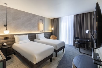 Superior Room (2 single beds and sofa)