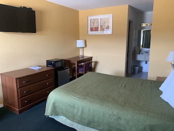Standard Room, 1 Queen Bed, Non Smoking