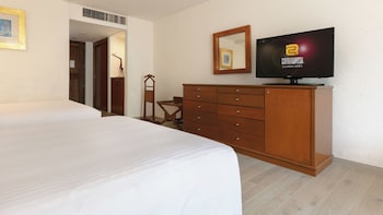 Camino Real Club Executive Two Beds Buffet Breakfast Included Adults Only