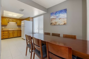 Suite, Multiple Beds, Non Smoking, Kitchen (Living Room, Full Kitchen)