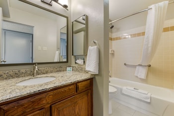 Suite, Multiple Beds, Non Smoking, Refrigerator & Microwave (Living Room)