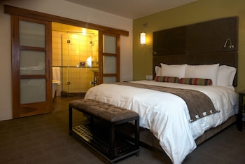 Superior Room, 1 King Bed with Sofa bed (Soaking Tub)