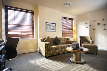 Junior Suite, 1 Queen Bed with Sofa bed (Alcove)