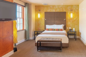 Room, 1 Queen Bed, Accessible (Roll-In Shower, Mobility & Hearing)