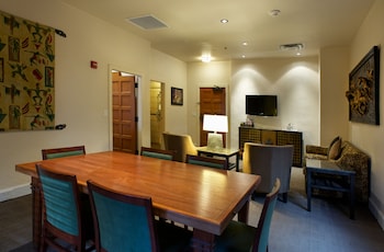 Suite (Boardroom)
