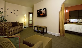 Junior Suite, 1 Queen Bed with Sofa bed (Alcove)