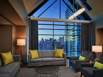 Suite, 1 Queen Bed with Sofa bed