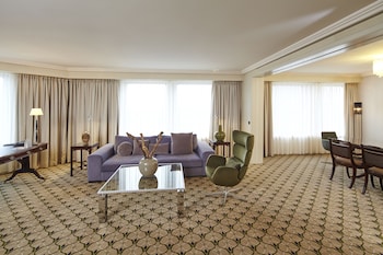 Sky Line Suite