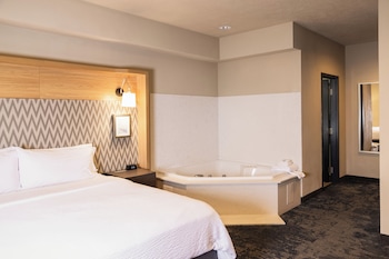 Suite, 1 King Bed, Jetted Tub