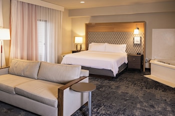 Suite, 1 King Bed, Jetted Tub