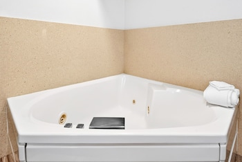Suite, 1 King Bed, Jetted Tub