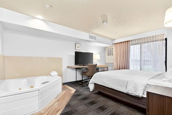 Suite, 1 King Bed, Jetted Tub