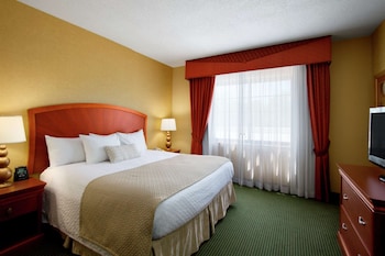 Suite One King and One Sofa Bed Corner