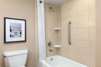 Suite One King and One Sofa Bed Corner