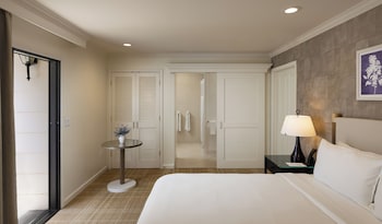 Premium Suite, 1 King Bed with Sofa bed (Premium Accessible Mansion 1 Bedroom)