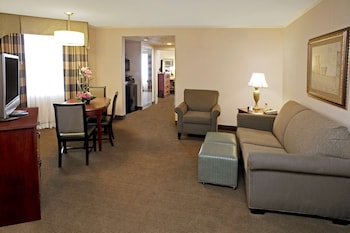 Suite, 1 King Bed, Corner