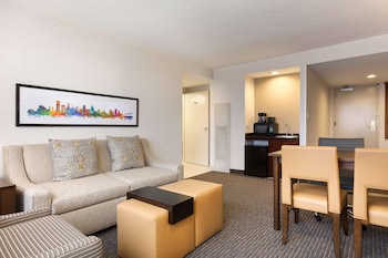 Basic Room, 1 King Bed, Non Smoking